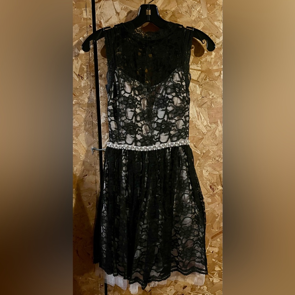 Elegant Black Lace Dress